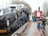 Wypadek w Ostródzie. Zderzyło się auto z ciężarówką [zdjęcia]