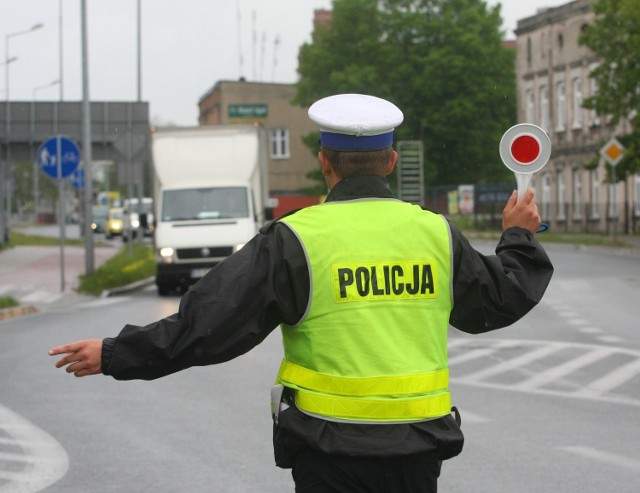 Gdy sulejowscy policjanci zatrzymali 24-latka, okazało się, że nie miał on uprawnień do kierowania autem