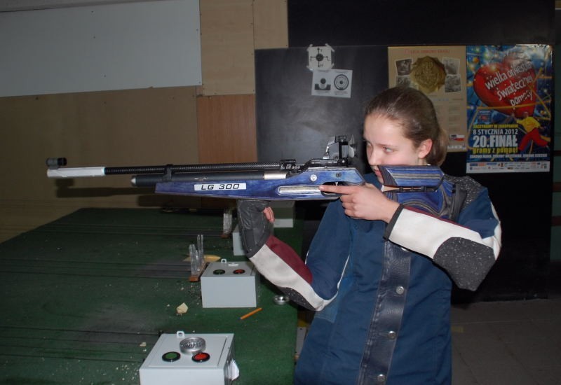 Marta Kujawiak w czasie strzelania w konkurencji Kpn-30