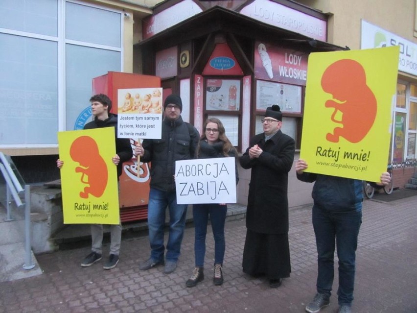 Czarny protest ponownie zgromadził mieszkańców Gniezna