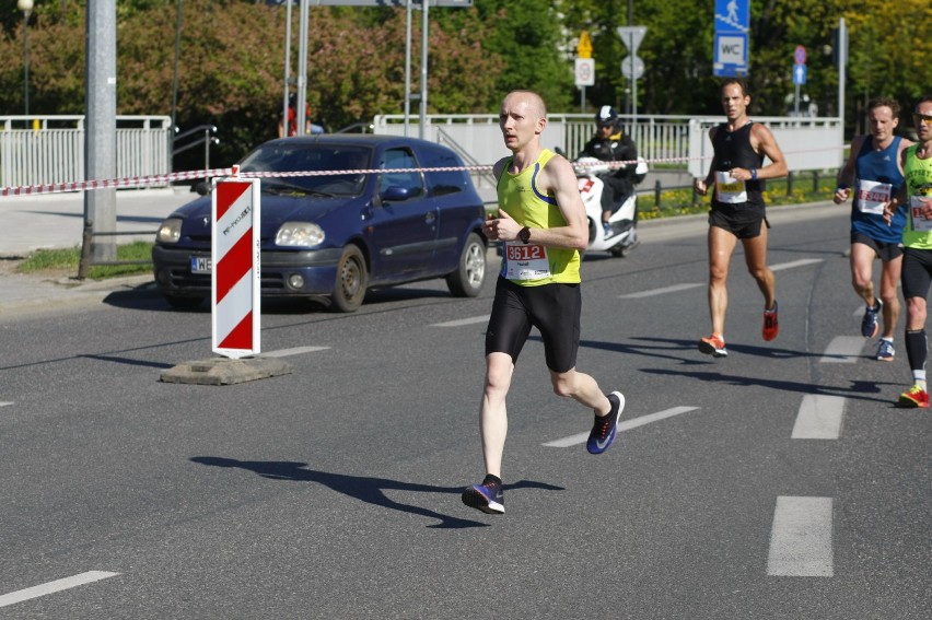 Orlen Warsaw Marathon 2018. Zdjęcia z biegu. Tysiące...