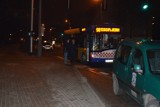Wypadek w centrum miasta. Autobus potrącił kobietę