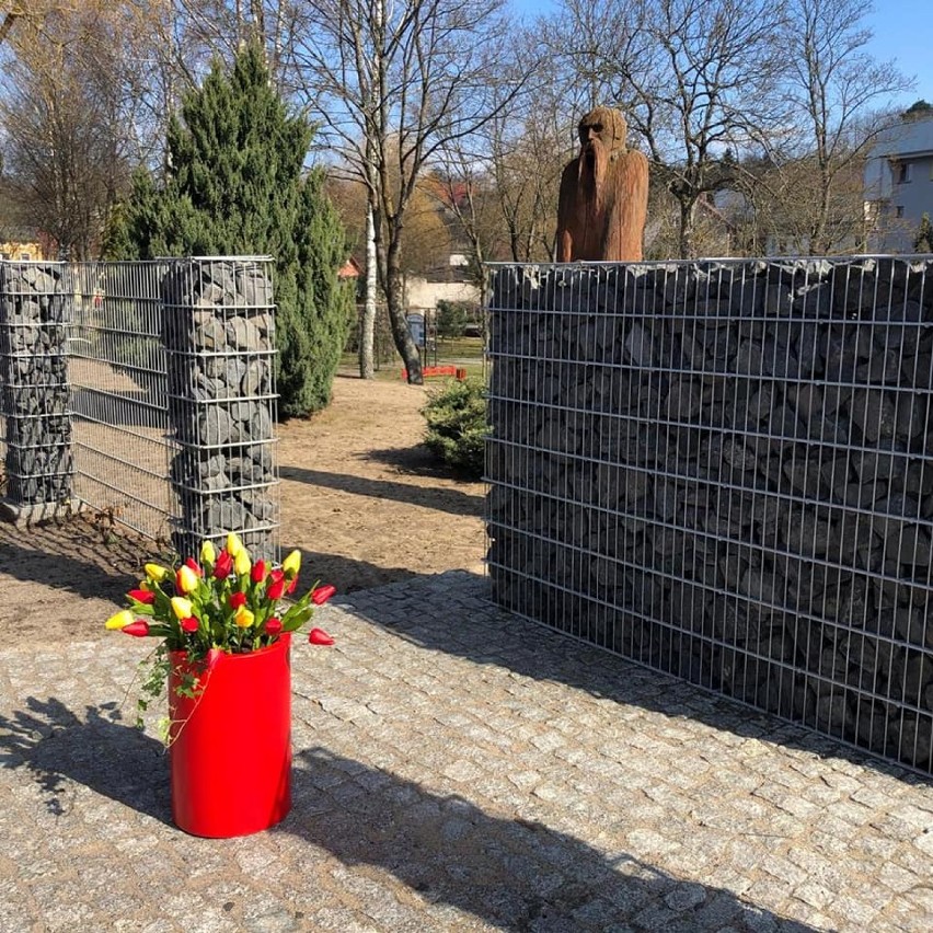 Biały Bór już przystrojony na Wielkanoc. Świąteczne ozdoby w centrum miasta [zdjęcia]