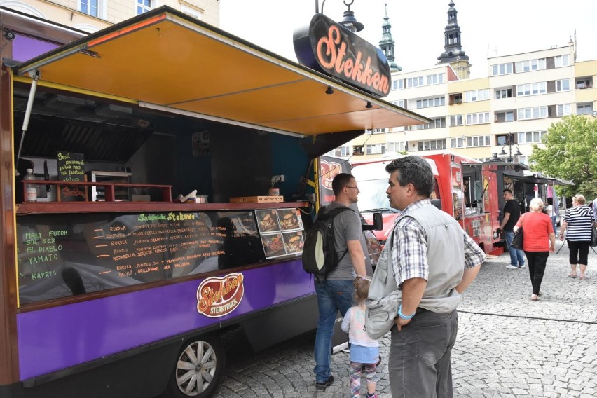 Food Truck Festiwal Smaków i VII Wałbrzyski Rajd Pojazdów Zabytkowych