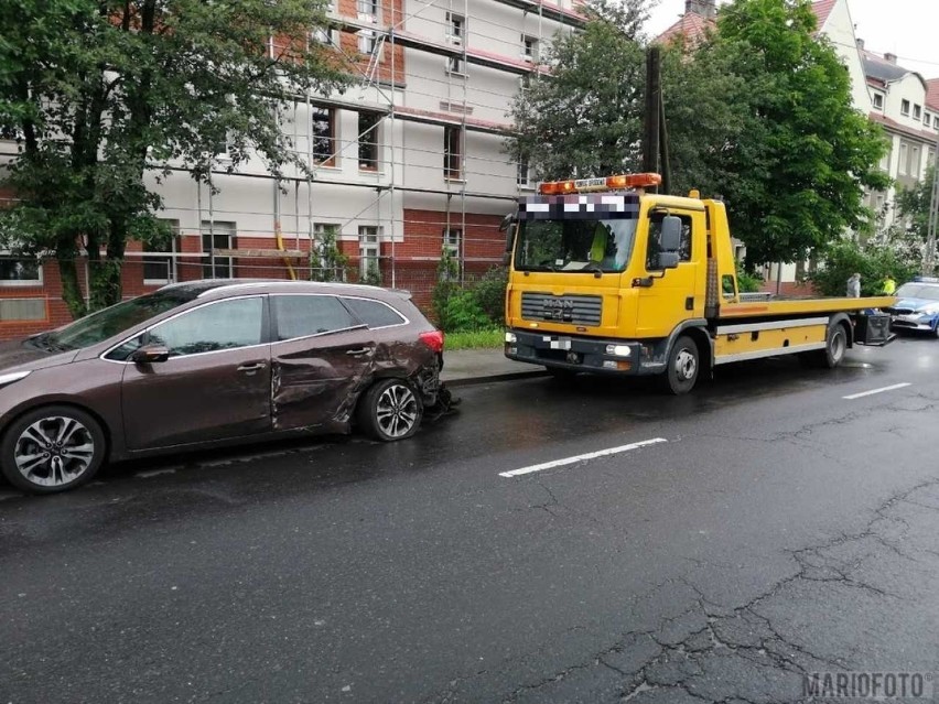 W Opolu zderzyły się dwa samochody. Sprawca był pijany.