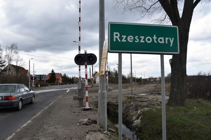 Remont linii kolejowej Legnica - Rudna, pociągi nie będą się zatrzymywały na małych stacjach! [ZDJĘCIA]