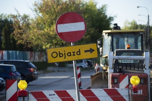 Na trasie budowy tramwaju na Kasprzaka zmienia się organizacja ruchu. W piątek tramwajarze zamkną jezdnię ul. Wolskiej w stronę centrum.