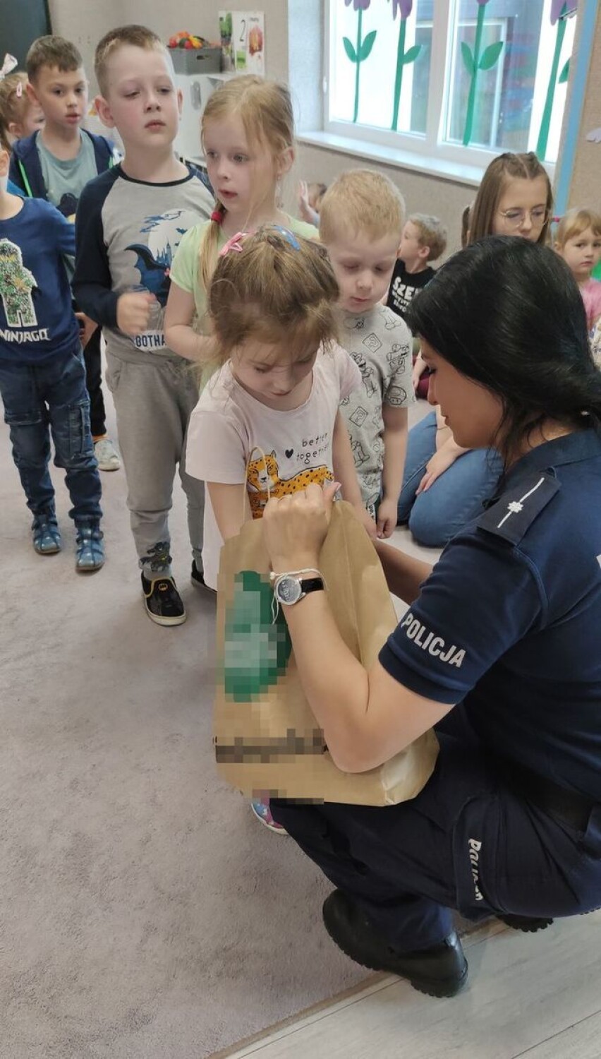 Policjantki z Kwidzyna spotkały się z przedszkolakami z...