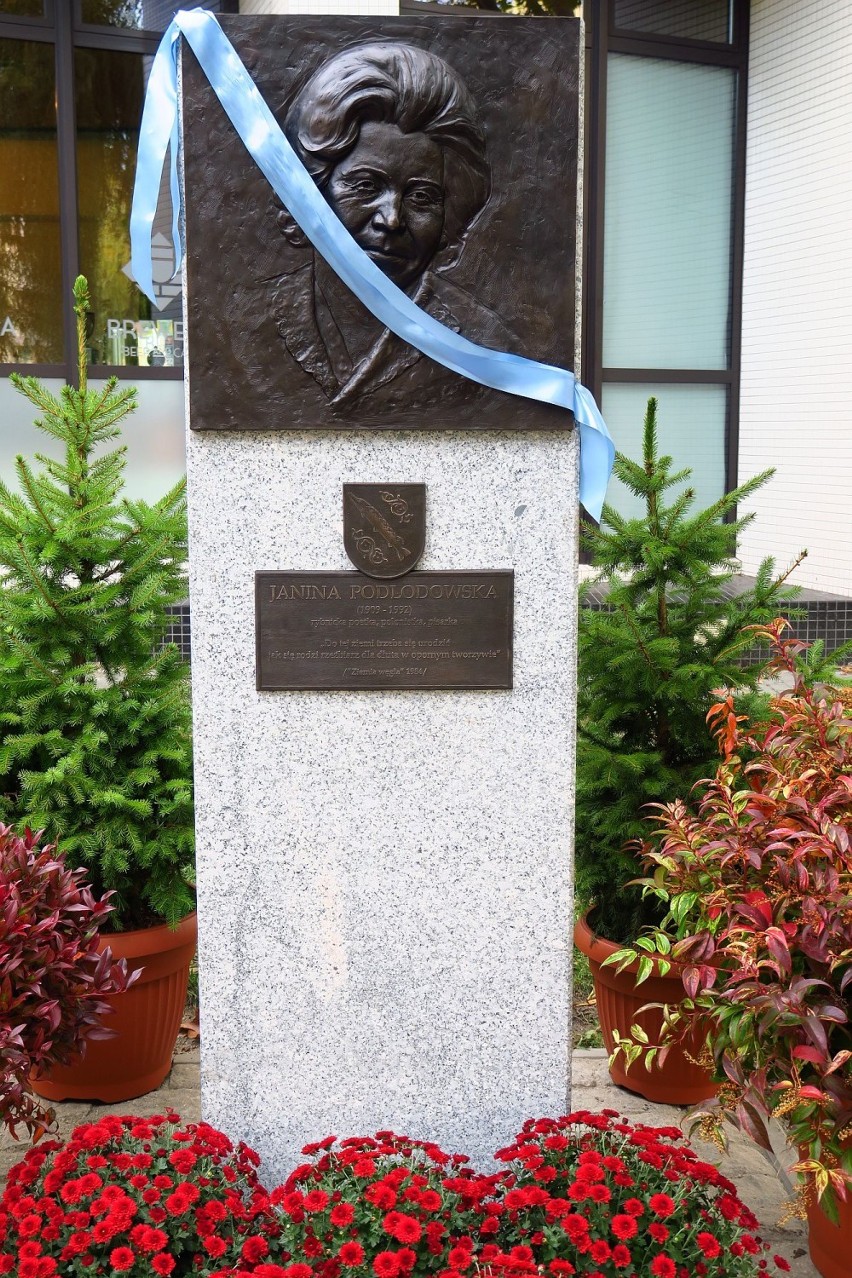 W Rybniku odsłonięto pomnik Janiny Podlodowskiej