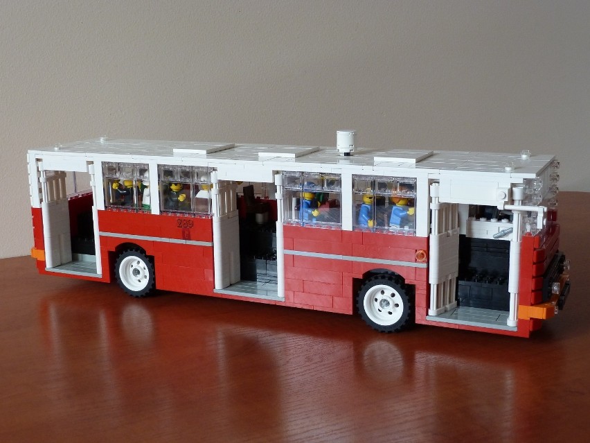 Autobus z klocków lego - Ikarus 260.04