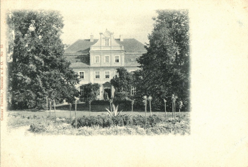Pałac w Studzieńcu na początku XX wieku - elewacja...