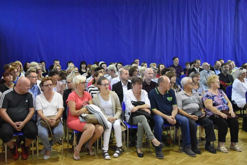 Otwarto Szkołę Życia w Rybniku w nowej siedzibie. Inauguracja roku szkolnego w Rybniku