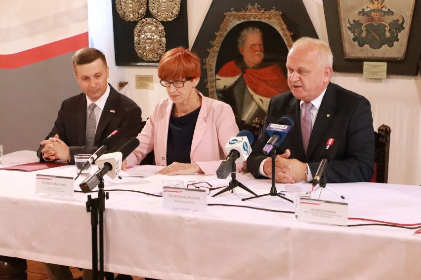 Minister Kultury i Dziedzictwa Narodowego Piotr Gliński i...