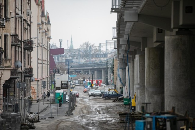 W centrum Krakowa powstają nowe estakady i wiadukty kolejowe