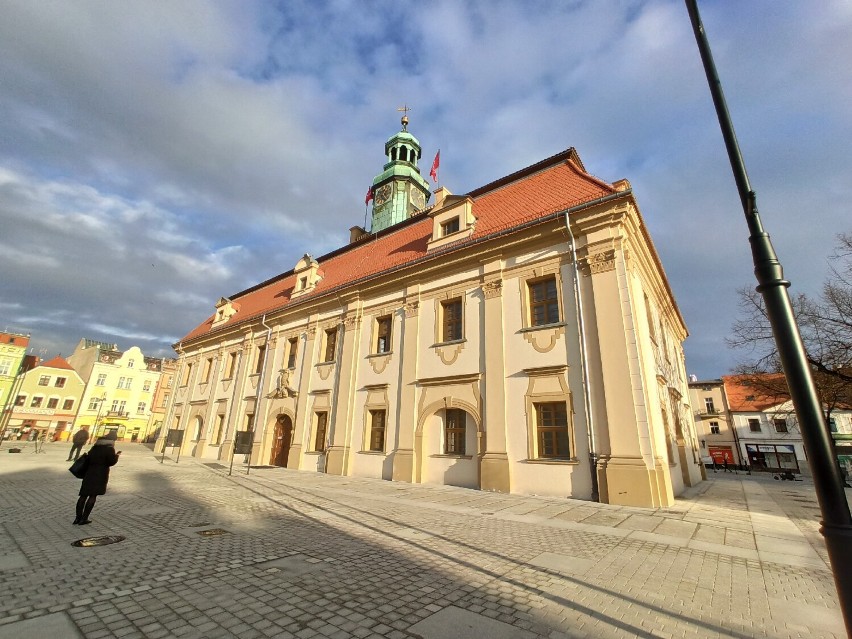 Gmach ratusza powstał w latach 1753 - 1756. Zaprojektował go...
