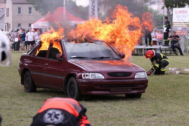 Pokaz ratownictwa pożarniczego i medycznego można było podziwiać na Zlocie samochodów zabytkowych i pożarniczych w Złotowie.

Zobacz więcej: Pokaz ratownictwa pożarniczego [ZDJĘCIA]
