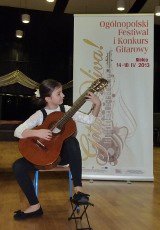 Muzyczne sukcesy Mai Magiery, młodej gitarzystki z malborskiej szkoły muzycznej