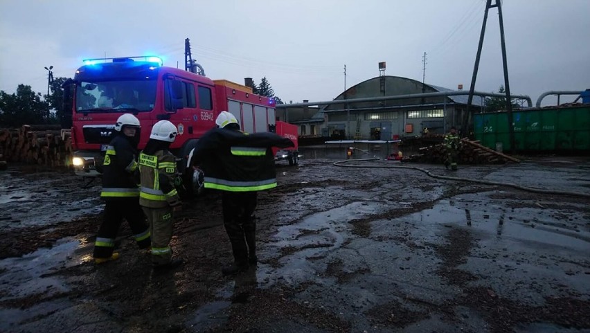 Zalana hala produkcyjna w Gołańczy. Interweniowali strażacy