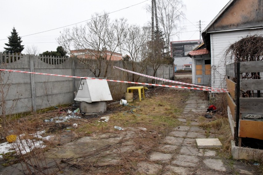 Wypadek w Kielcach. Człowiek wpadł do studni na ulicy Domaszowskiej. Sam zadzwonił po pomoc
