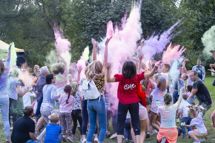 Białołęcki Festiwal Kolorów. Hinduskie święto Holi w parku Picassa [ZDJĘCIA]