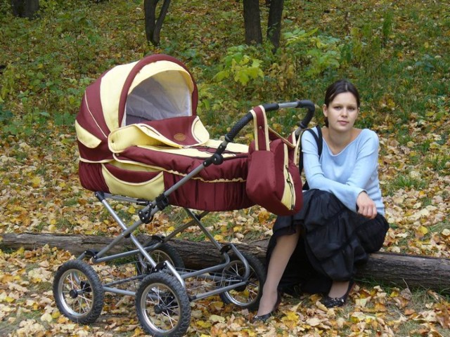 Matka z wózkiem dziecięcym