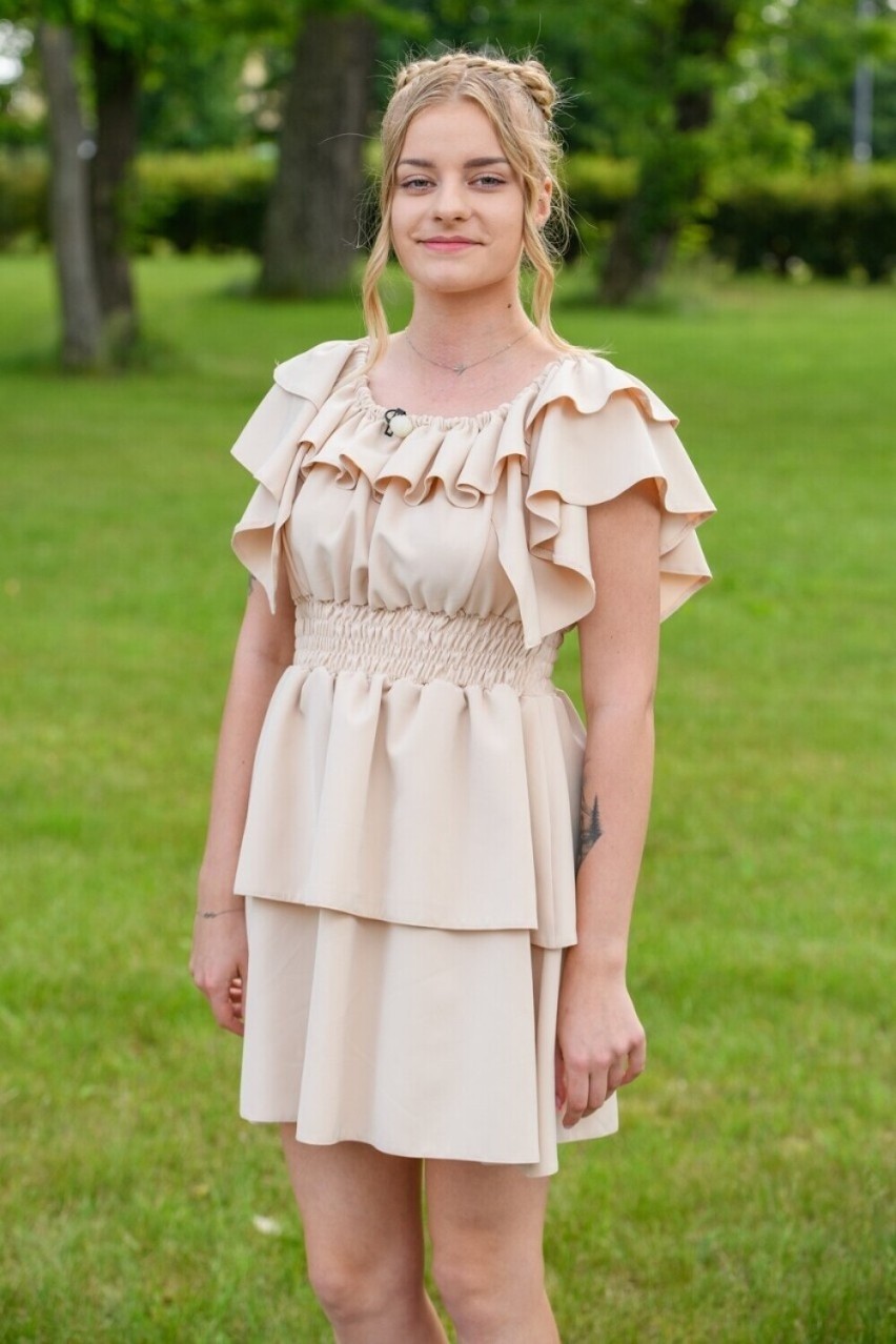 Adrianna z Łodzi z programu Rolnik szuka żony wybrała już suknię ślubną. Tak wygląda po metamorfozie
