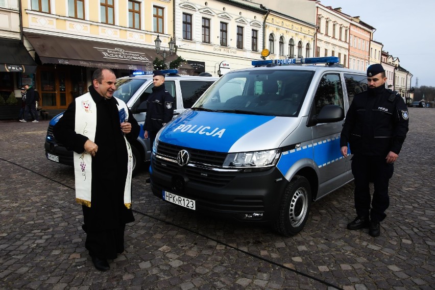 Policjanci z Rzeszowa dostali nowe radiowozy [ZDJĘCIA]