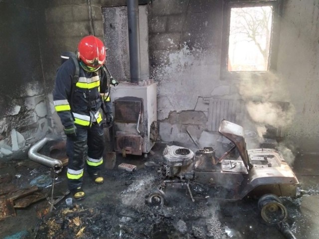Pożar warsztatu samochodowego w powiecie radzyńskim wybuchł w środowe przedpołudnie