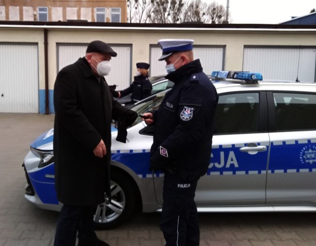 Dwa nowe radiowozy wyjeżdżały do akcji z policjantami już w dniu ich przekazania do brodnickiej komendy