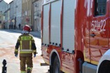 W Sępólnie Krajeńskim na dach kamienicy wyszło raczkujące dziecko. Praca strażaka to nie tylko pożary - oto statystyka za 2022 rok
