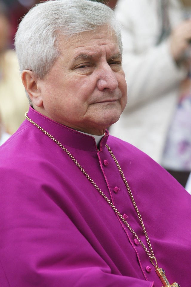 30 listopada, w święto św. Andrzeja Apostoła biskup kaliski, Edward Janiak,  obchodził 20. rocznicę święceń biskupich, które przyjął w archikatedrze wrocławskiej z rąk arcybiskupa kardynała Henryka Gulbinowicza.