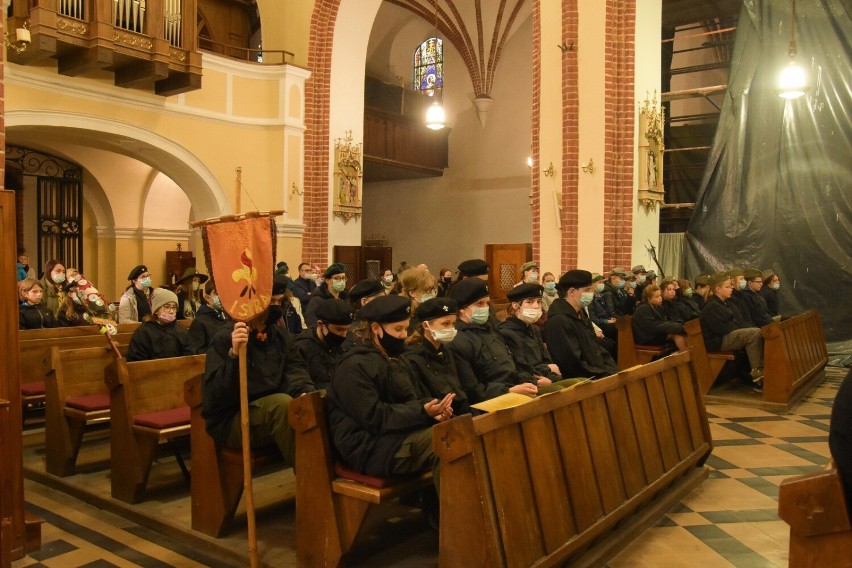 Szamotuły. Czuwaj druhu Idzi! Upamiętniono pioniera skautingu w Szamotułach i Wielkopolsce. Odsłonięto tablicę poświęconą Idziemu Świtale