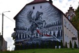 Niezwykły mural powstał w Miastku. Autorem jest słynny Cukin (WIDEO)