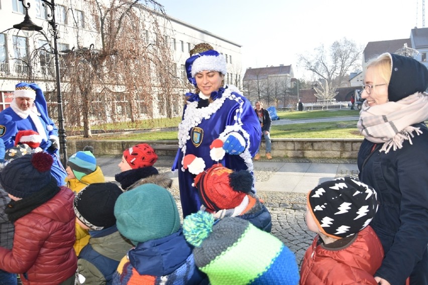 Niebiescy Mikołaje patrolują centrum Legnicy [ZDJĘCIA]