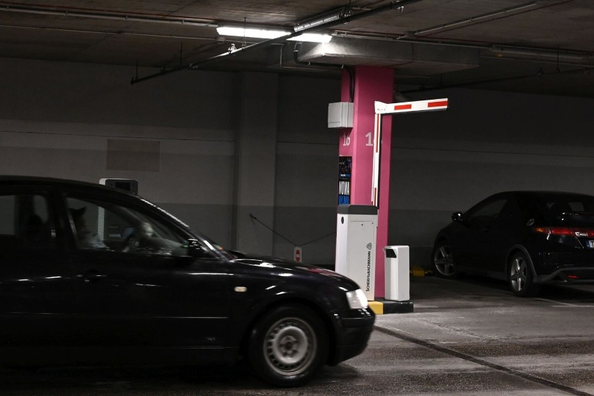 Za kilka dni ruszy płatny parking w Galerii Korona w Kielcach. Znamy zasady. Zobacz zdjęcia i film