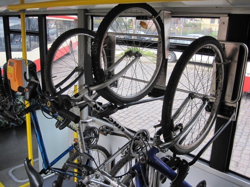 Cztery wieszaki na rowery pojawią się w autobusach linii 169...