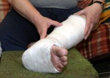 Dolna 3 Maja: Z nogą w gipsie zaatakował kobietę