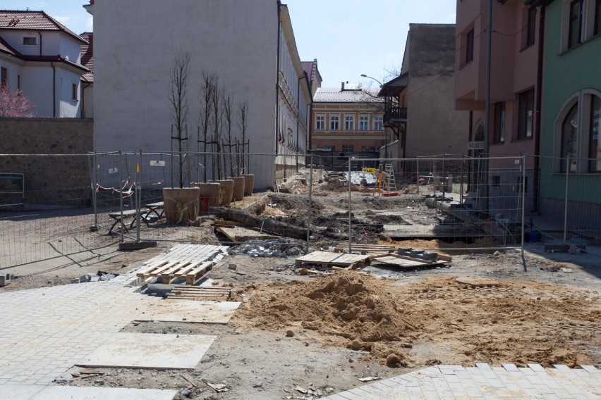 Bochnia. Konserwator zabytków wstrzymał roboty w centrum miasta, trwają tylko prace archeologiczne - zobacz zdjęcia