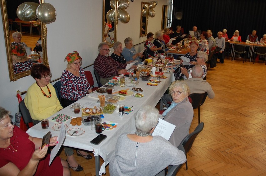 Święto Jabłka u seniorów w DK Lokator w Zduńskiej Woli