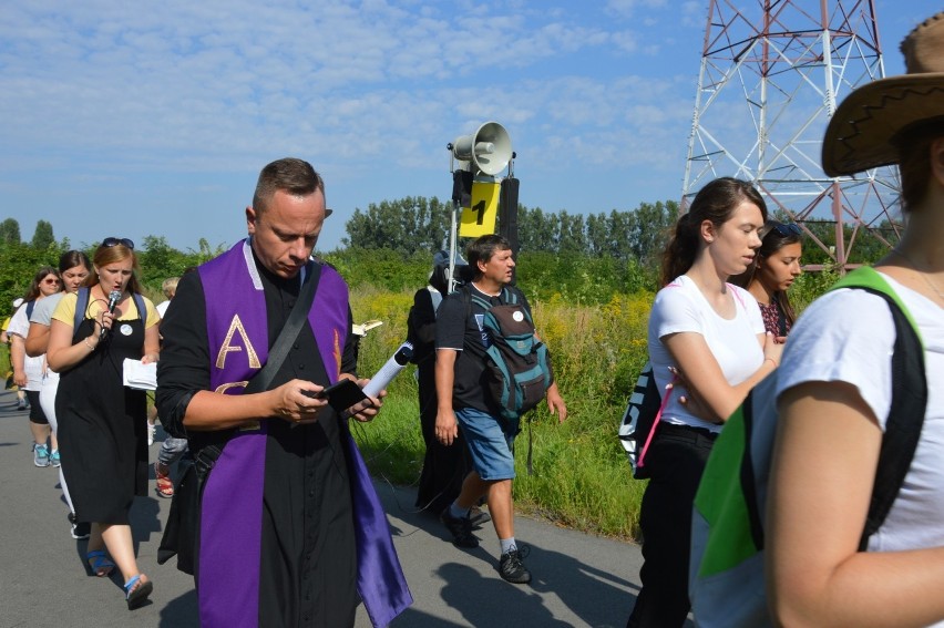 Opolska pielgrzymka 2020. Pątnicy dotarli do Sanktuarium św. Jacka w Kamieniu Śląskim 
