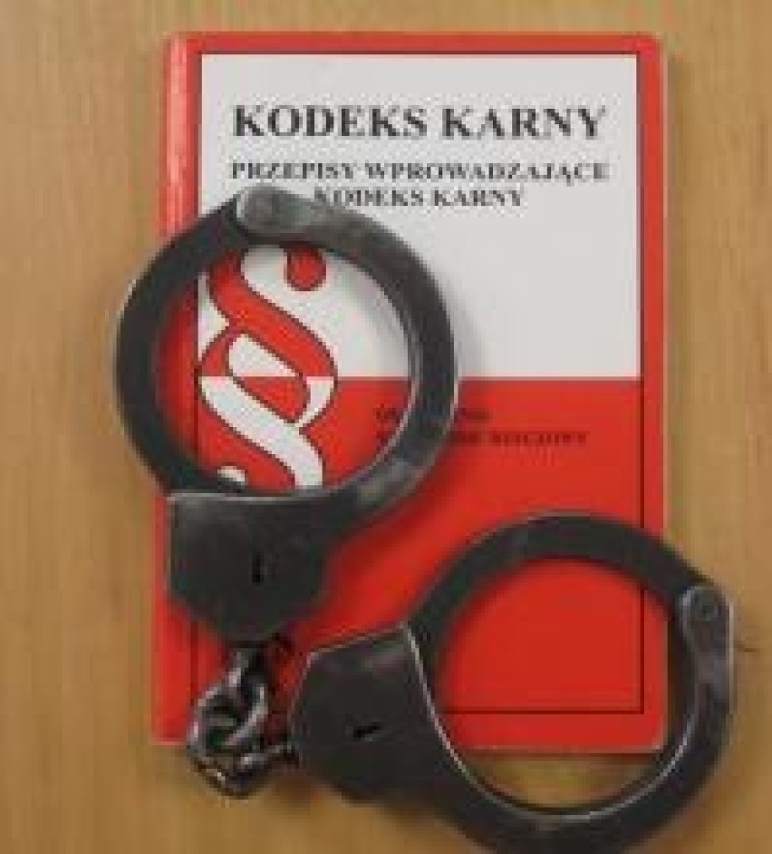 Kraków. Policjanci zatrzymali dwóch złodziei sklepowych