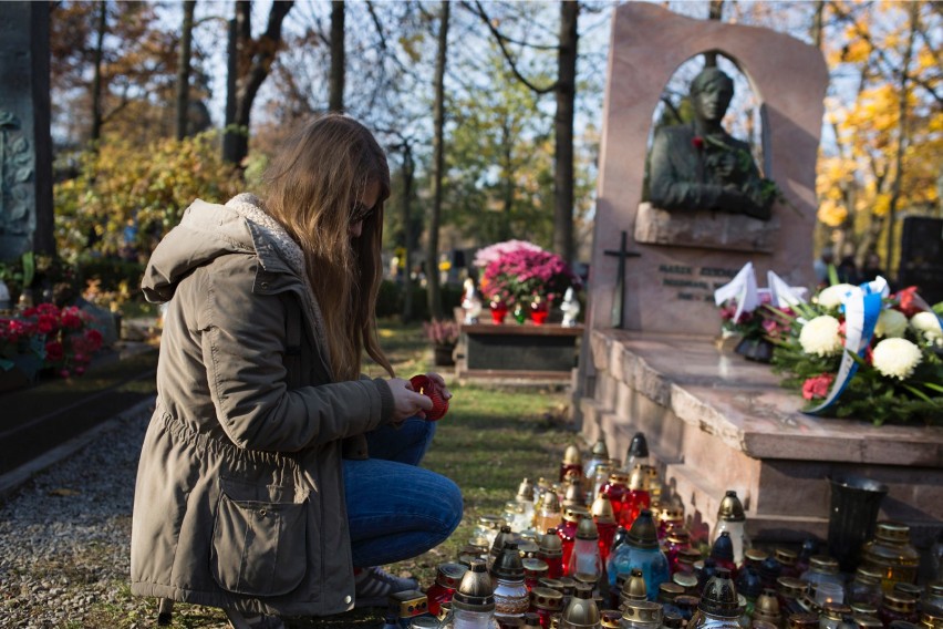 Kraków. Groby znanych osób na cmentarzach Rakowickim i Salwatorskim