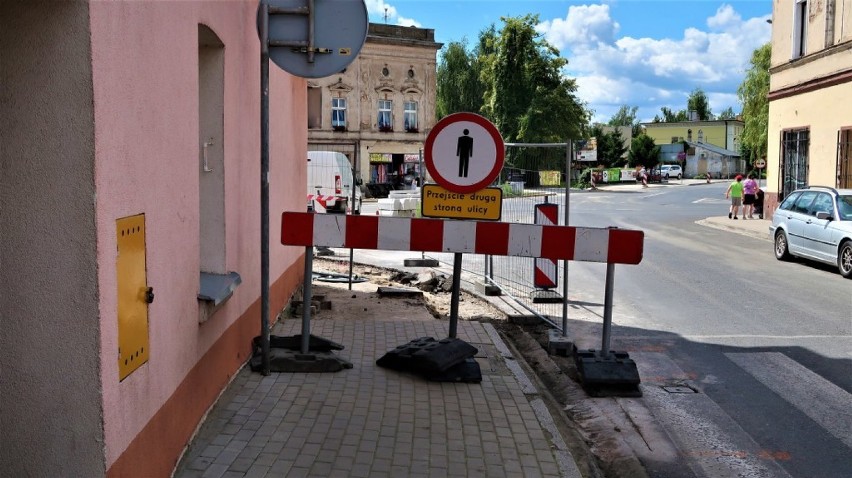 Góra. Trwa budowa ronda przy ulicy Podwale. Zobaczcie, jak postępują prace [ZDJĘCIA]