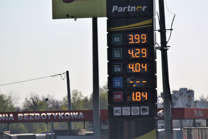 Zobacz ceny paliw na stacjach benzynowych w Wodzisławiu...
