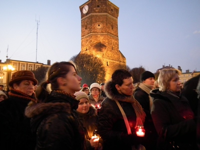 Żnin: Marsz Milczenia dla Wiktorii (FOTO i WIDEO)