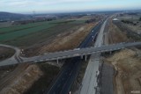 Zamknięcie wiaduktu nad budowaną autostradą A1 podzieli gminę Kamieńsk na połowę. Mieszkańcy mają obawy
