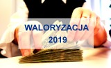 Emerytury 2019. Waloryzacja. TABELA: netto (wyliczenia bez podatku) i brutto. O ile wzrosną renty i emerytury? [Podwyżki, 13-09-2018]