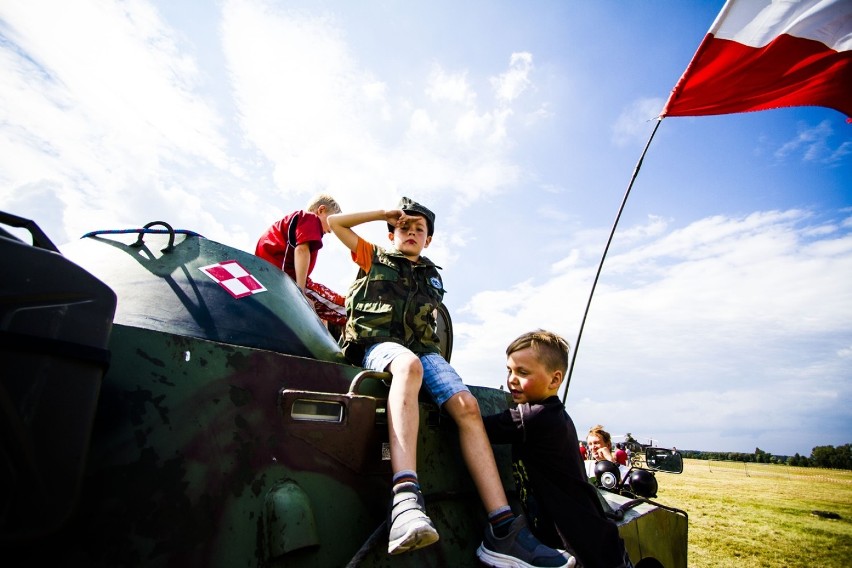 Odlotowy Piknik Lotniczy w Świebodzicach (DUŻO ZDJĘĆ)