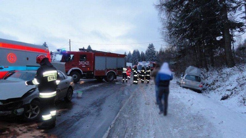 Wypadek zablokował wjazd do Krynicy. Aż siedem osób poszkodowanych