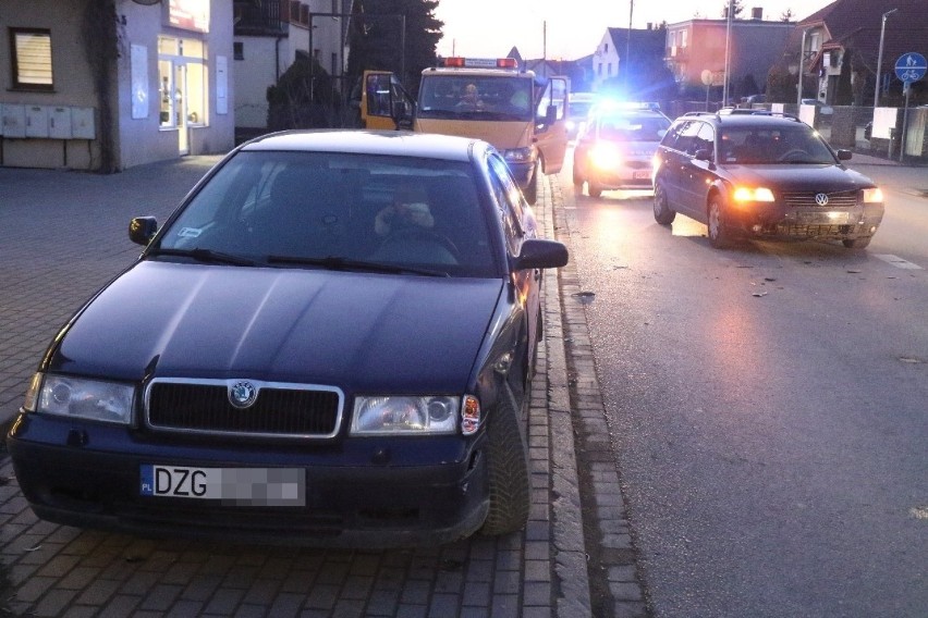 Według wstępnych ustaleń kierujący skodą mężczyzna, który...